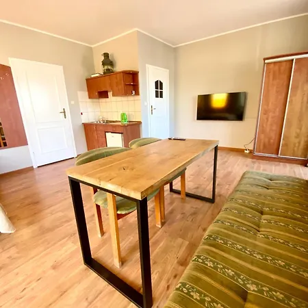 Séjour chez l'habitant Pensjonat Ibiza Wladyslawowo - Tanie Pokoje, Blisko Plaza , Aleja Gwiazd I Cos